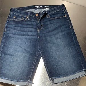 LEVI DENIM SHORTS